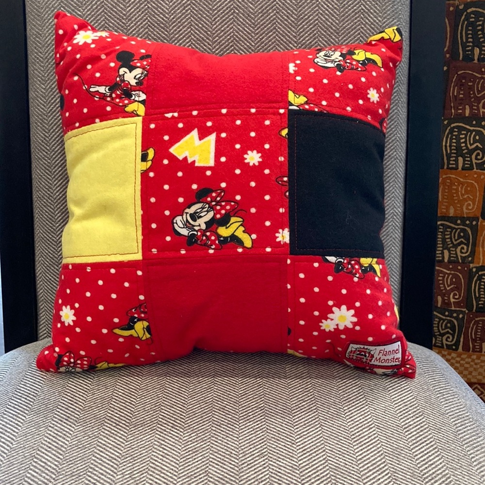 NEW Minnie Mouse Patchwork Pillow